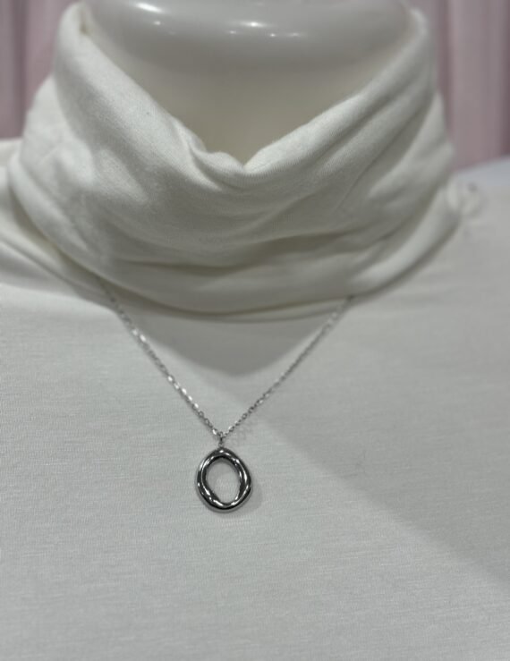 Collar ovalado
