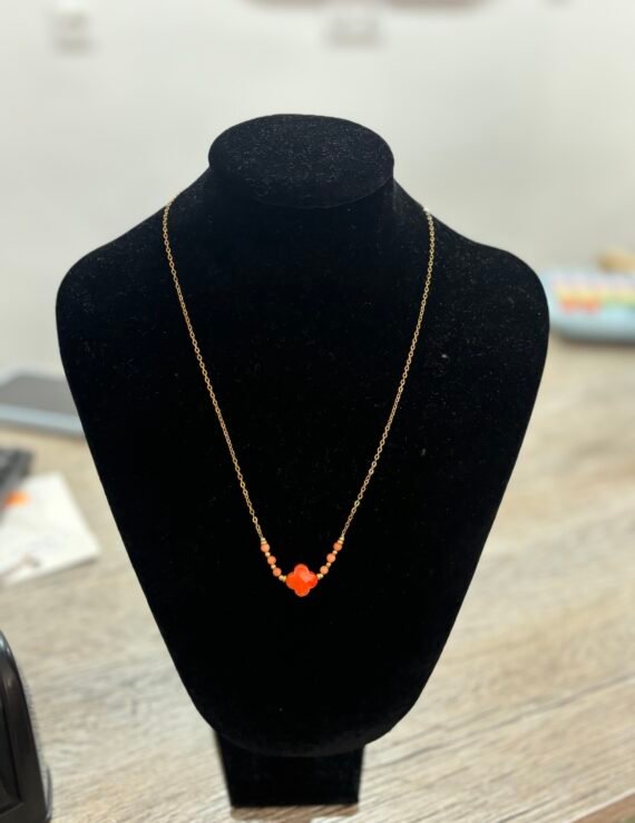 Collar trébol